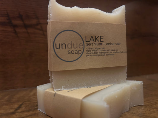 lake: geranium + anise star