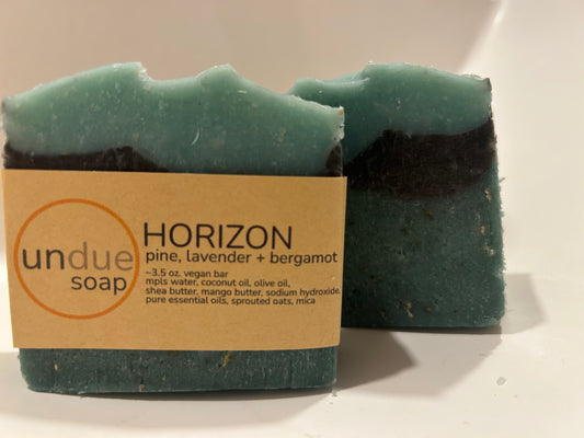 horizon: pine, lavender + bergamot